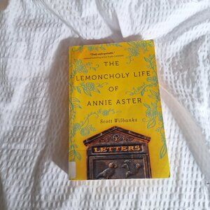 the lemoncholy life of annie aster